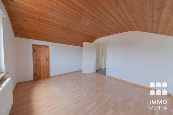 3-Zimmer-Dachwohnung in Brügg 6