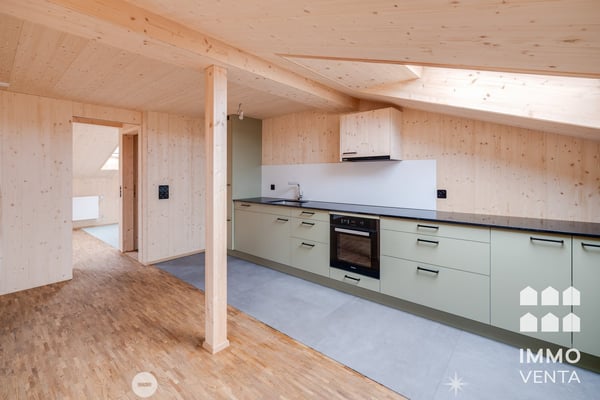 Exklusive 2.5-Zi.-Dachwohnung mit Terrasse in Biel | App. 2,5 pièces avec terrasse à Bienne 4