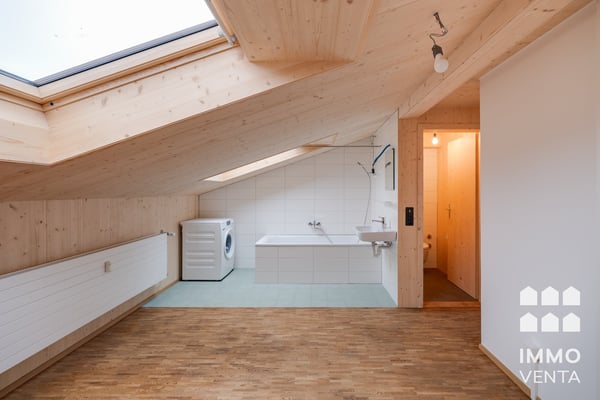 Exklusive 2.5-Zi.-Dachwohnung mit Terrasse in Biel | App. 2,5 pièces avec terrasse à Bienne 7
