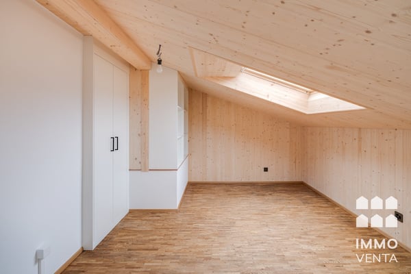 Exklusive 2.5-Zi.-Dachwohnung mit Terrasse in Biel | App. 2,5 pièces avec terrasse à Bienne 5