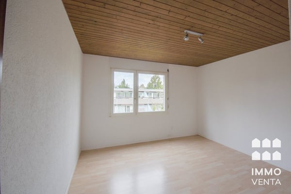 Helle Attika-Wohnung mit Terrasse und Aussicht in Ipsach 12