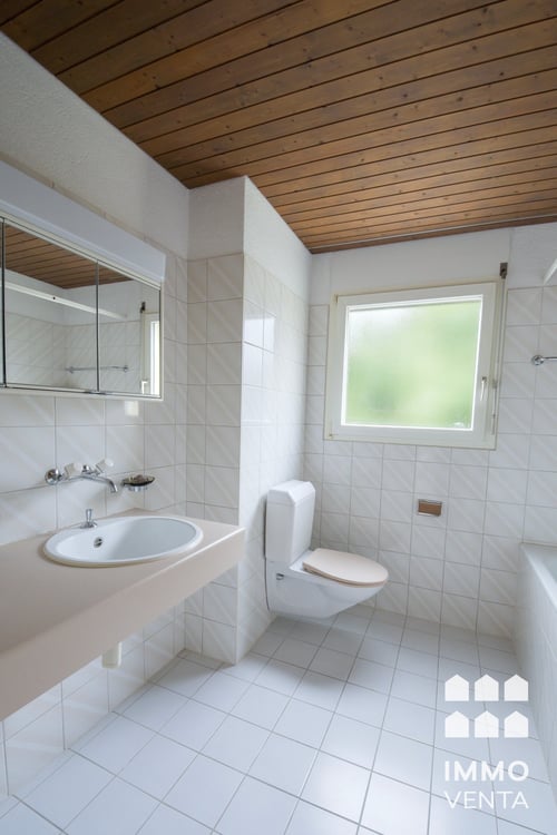 Helle Attika-Wohnung mit Terrasse und Aussicht in Ipsach 9