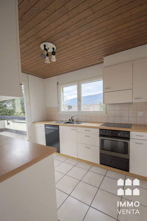 Helle Attika-Wohnung mit Terrasse und Aussicht in Ipsach 7