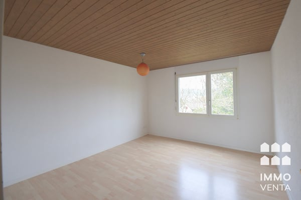Helle Attika-Wohnung mit Terrasse und Aussicht in Ipsach 10