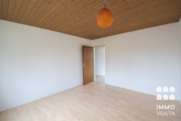 Helle Attika-Wohnung mit Terrasse und Aussicht in Ipsach 11