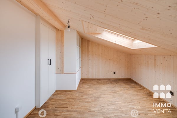 Exklusive 2.5-Zi.-Dachwohnung mit Terrasse in Biel | App. 2,5 pièces avec terrasse à Bienne 5