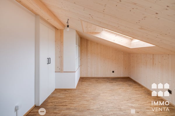Exklusive 2.5-Zi.-Dachwohnung mit Terrasse in Biel | App. 2,5 pièces avec terrasse à Bienne 5