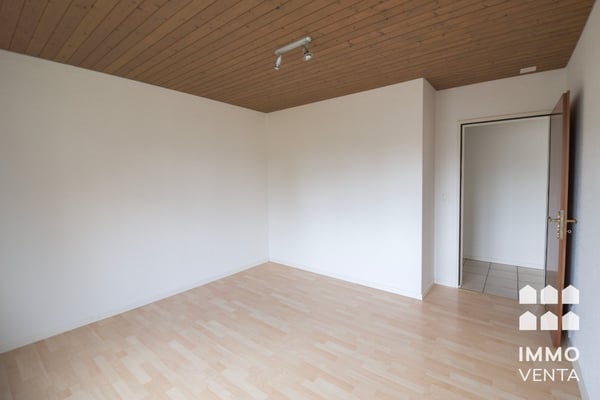 Helle Attika-Wohnung mit Terrasse und Aussicht in Ipsach 13