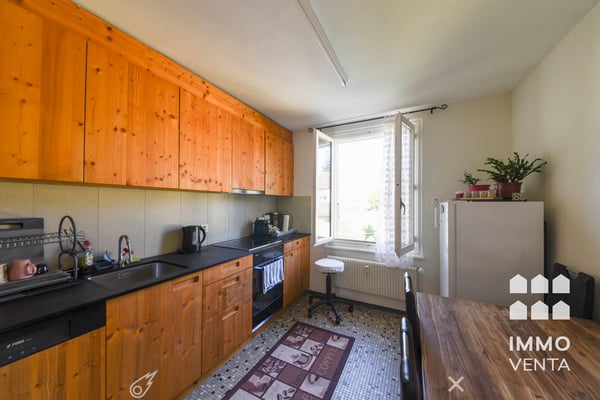 Grosszügige 3.5-Zimmer-Wohnung im 3. OG in Biel 3