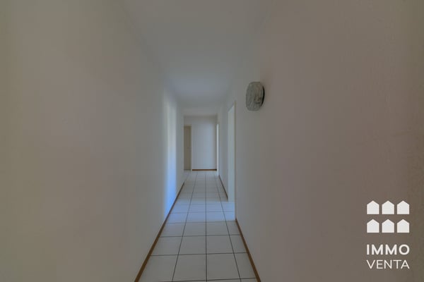 Helle 2.5-Zimmer-Wohnung mit Balkon in Biel – ab November 2026 verfügbar 2