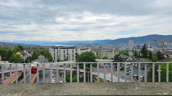 Gekühlte 3.5-Zimmer-Attikawohnung mit Blick über Zürich am Bucheggplatz 7