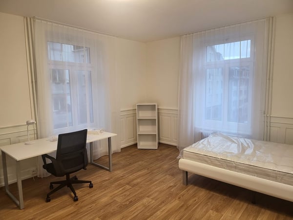 Grosses renoviertes möbliertes Zimmer Nähe Uni/ETH (5) 2