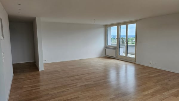 Gekühlte 3.5-Zimmer-Attikawohnung mit Blick über Zürich am Bucheggplatz 4