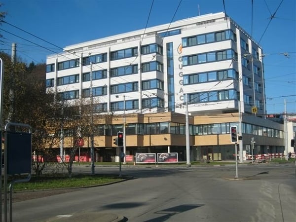 Gekühlte moderne 2.5-Zimmer-Wohnung mit Gartenterrasse 11
