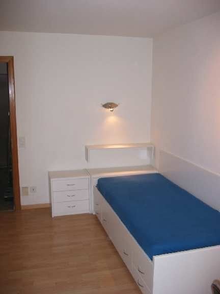 Möbliertes Studentenzimmer, im Niederdorf (34) 2