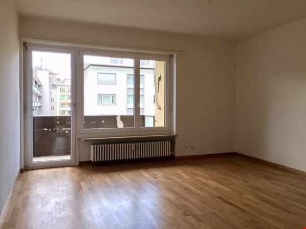 Helle 3-Zimmer-Wohnung mit Balkon und schöner Aussicht am Claragraben, Basel 3