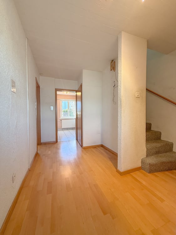 5.5-Zimmer Reiheneinfamilienhaus an guter Lage zu verkaufen. 7