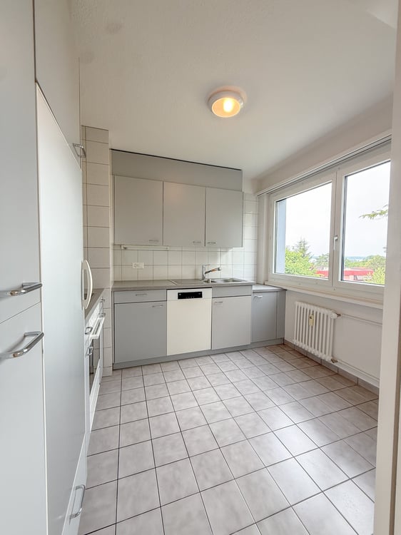 Charmante 4.5-Zimmer-Wohnung mit Balkon und schöner Aussicht in Rorschacherberg 12