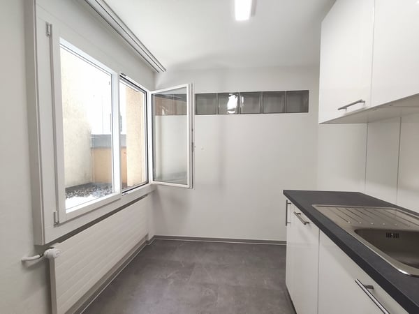 Helle neu renovierte 3-Zimmer-Wohnung mit Balkon in Spiez 3