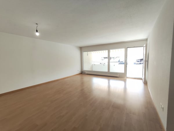 Helle neu renovierte 3-Zimmer-Wohnung mit Balkon in Spiez 6