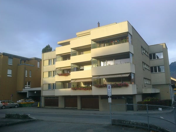 Helle 5.5-Zimmer-Wohnung mit Balkon in Spiez 1
