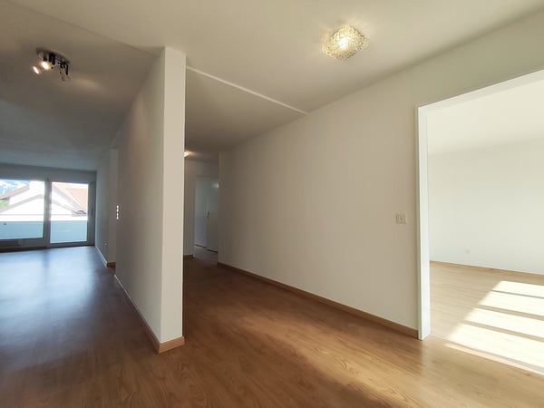 Helle 5.5-Zimmer-Wohnung mit Balkon in Spiez 7
