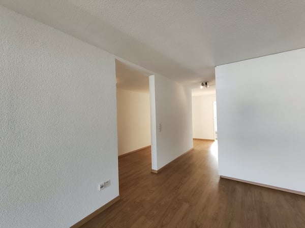 Helle 5.5-Zimmer-Wohnung mit Balkon in Spiez 13