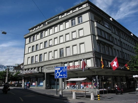 Altbauwohnung mit Ausblick auf das Schloss Thun! 1