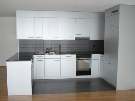 Helle, moderne, Wohnung mit sehr grossem Balkon 30.9m2 2
