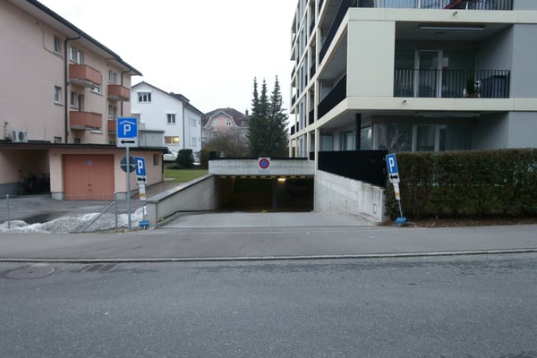 Tiefgaragenparkplatz im Zentrum von Uznach 2