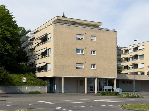Schöne helle 4.5-Zimmer-Attikawohnung mit Terrasse 48