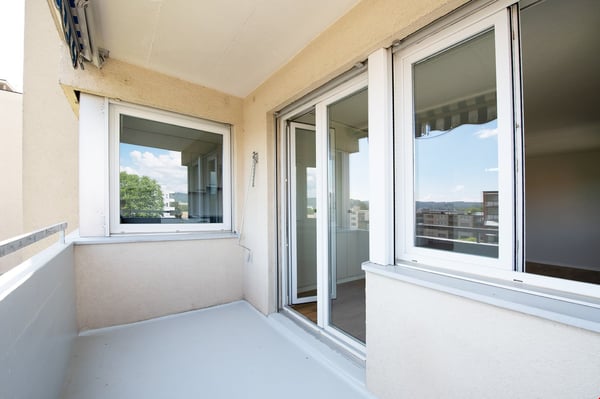 2.0 Zimmerwohnung im 8. OG 12