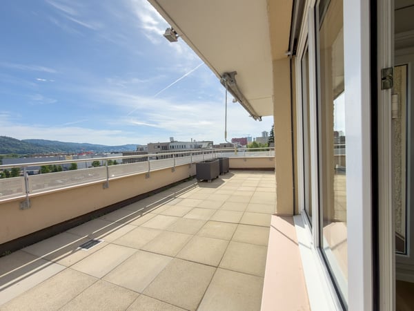 Schöne helle 4.5-Zimmer-Attikawohnung mit Terrasse 5