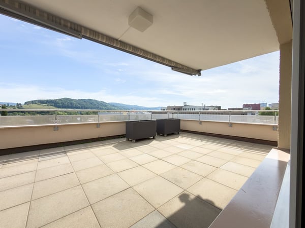 Schöne helle 4.5-Zimmer-Attikawohnung mit Terrasse 4