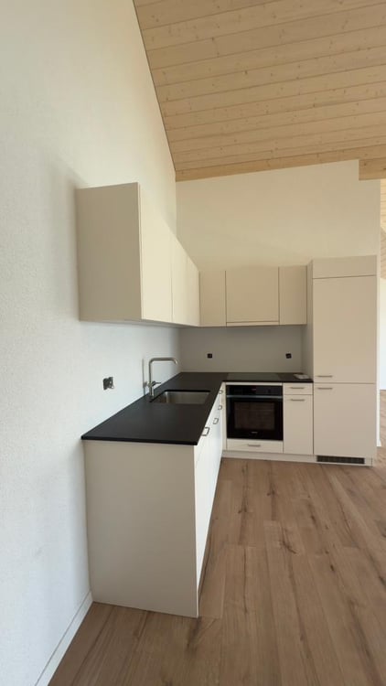 Moderne 4-Zimmer-Wohnung mit Seeblick in Aeschlen ob Gunten 4