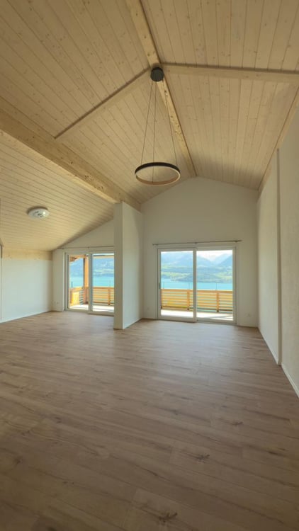 Moderne 4-Zimmer-Wohnung mit Seeblick in Aeschlen ob Gunten 2
