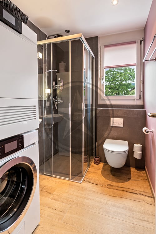 Charmant appartement traversant de 4,5 pièces avec grand balcon 10
