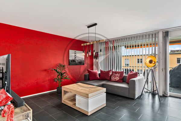 Charmant appartement traversant de 4,5 pièces avec grand balcon 2