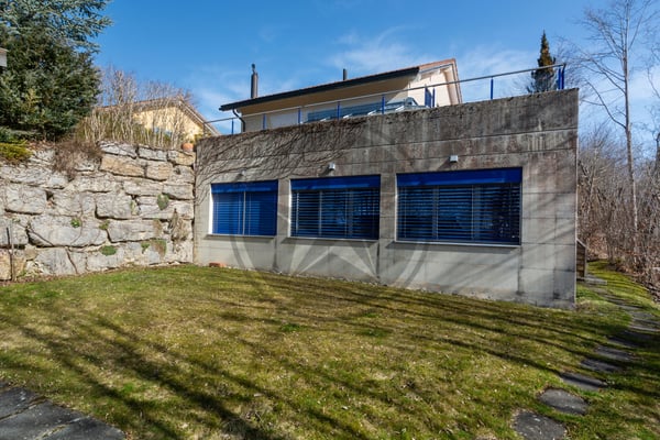 Spacieuse propriété comprenant 2 appartements et un atelier artisanal 10