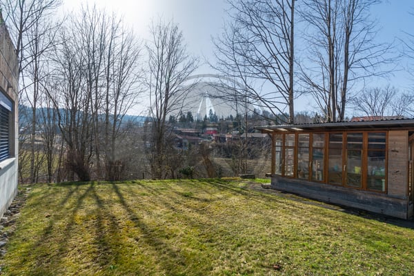 Spacieuse propriété comprenant 2 appartements et un atelier artisanal 11