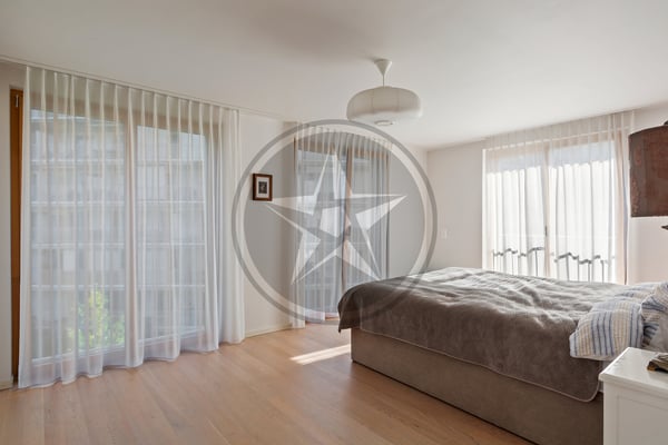 Spacieux appartement traversant de 3,5 pièces avec grand balcon 7