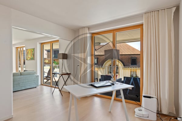 Spacieux appartement traversant de 3,5 pièces avec grand balcon 8