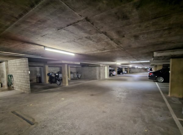 Einstellhallenplatz zu vermieten 1