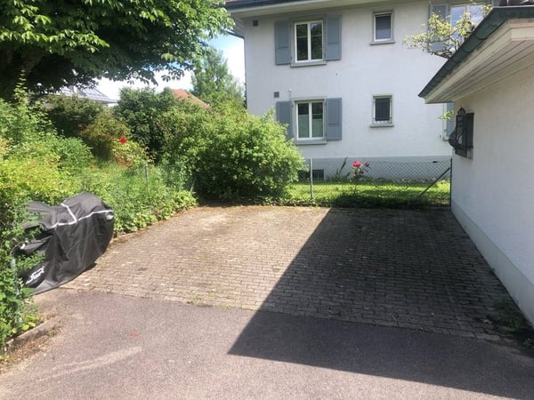 Parkplatz an der Pourtalestrasse in Muri b. Bern zu vermieten 4