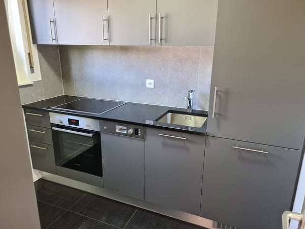 Schöne 2.5-Zimmerwohnung im 1. OG zu vermieten 8