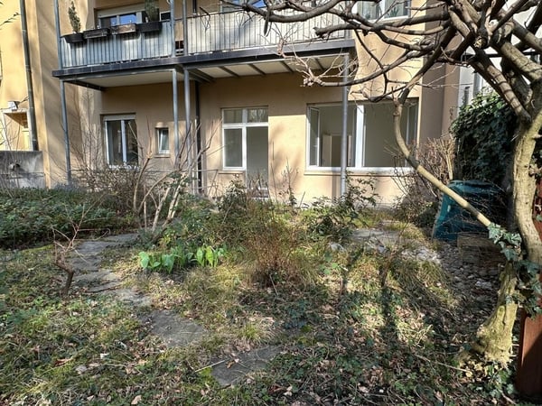 Charmante Gewerbefläche mit grossem Schaufenster im Gotthelfquartier 10