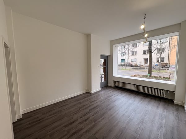 Charmante Gewerbefläche mit grossem Schaufenster im Gotthelfquartier 1