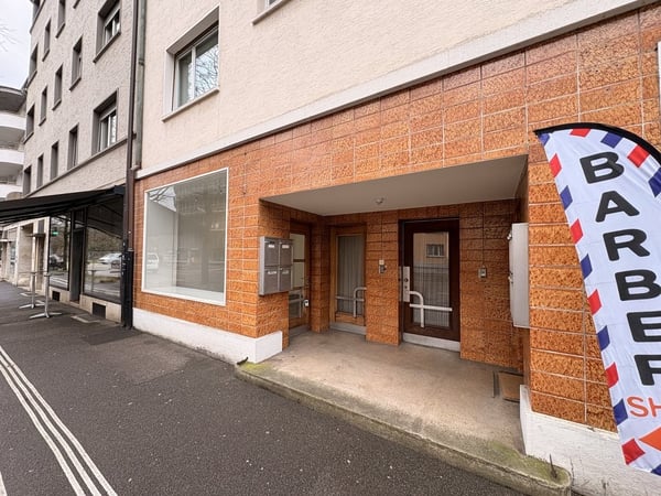 Charmante Gewerbefläche mit grossem Schaufenster im Gotthelfquartier 11