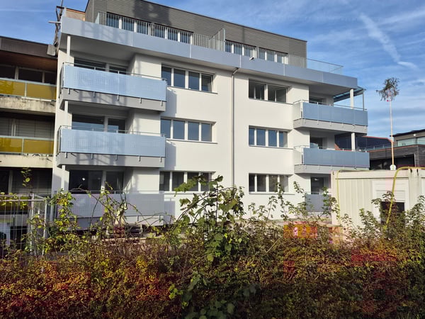 neu erstellte 1.5 Attika Wohnung mit toller Terrasse mit Weitsicht 1