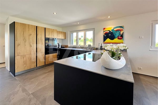 Ihr Wohntraum in Seenähe: Neuwertige 1.5-Zimmer-Maisonette mit Panorama und Top-Ausbaustandard 5